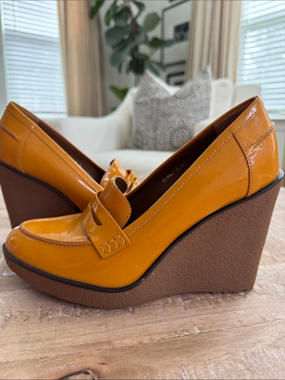 Carlo Pazolini Patent Leather Loafer wedge Heel Size 39